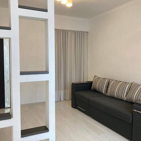 New Cosy Apartment Lviv Bagian luar foto